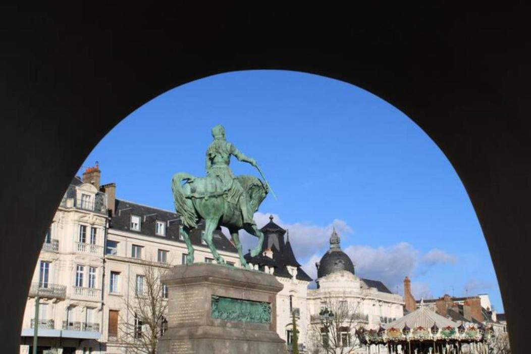 Le Scandinave, Proche Bord De Loire Ορλεάνη Εξωτερικό φωτογραφία